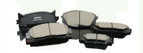 OE 04466-06020 04466-20100 8V0698151C 04466-33130 Toyota Camry Tiguan Keramik Brake Pad
